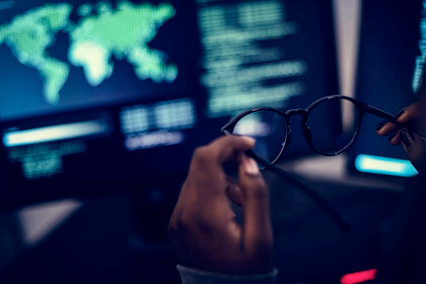 千元眼鏡成本僅20塊，6億近視人口的“暴利”行業(yè)真相